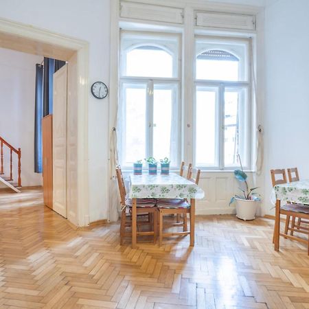 Cedar Inn Budapest - Palace District Екстер'єр фото