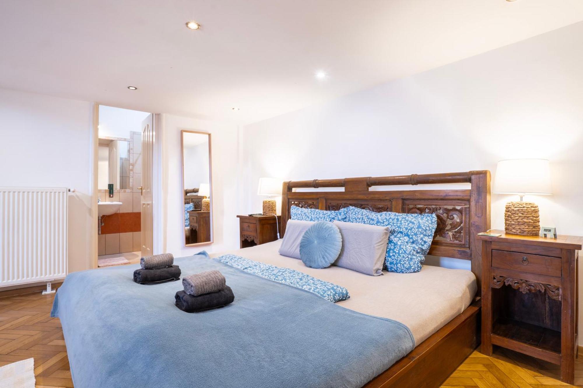 Cedar Inn Budapest - Palace District Екстер'єр фото