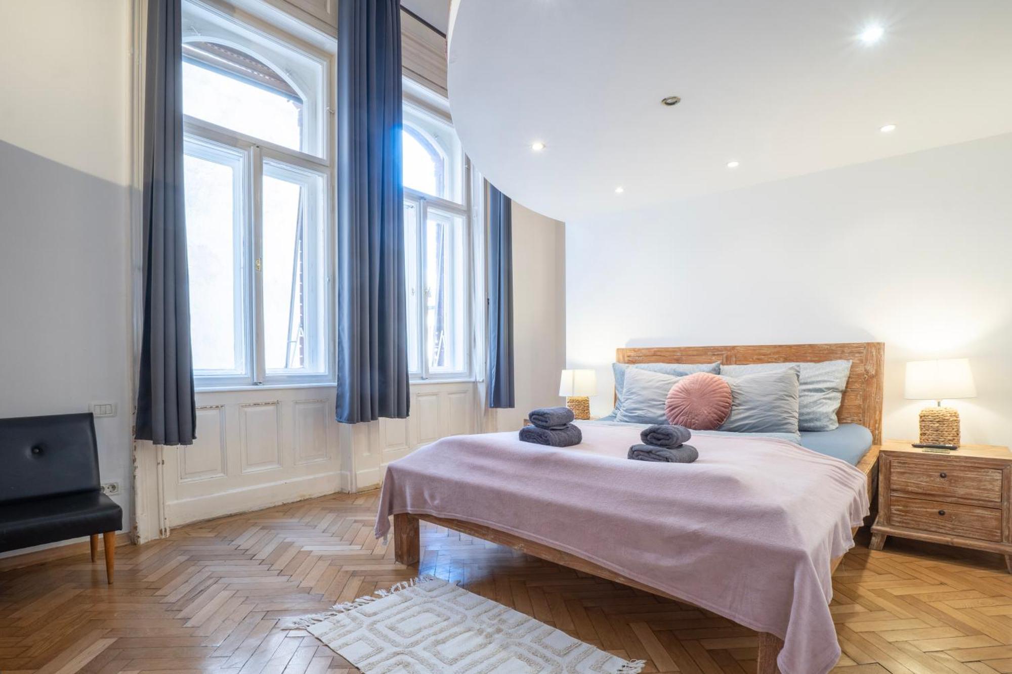 Cedar Inn Budapest - Palace District Екстер'єр фото