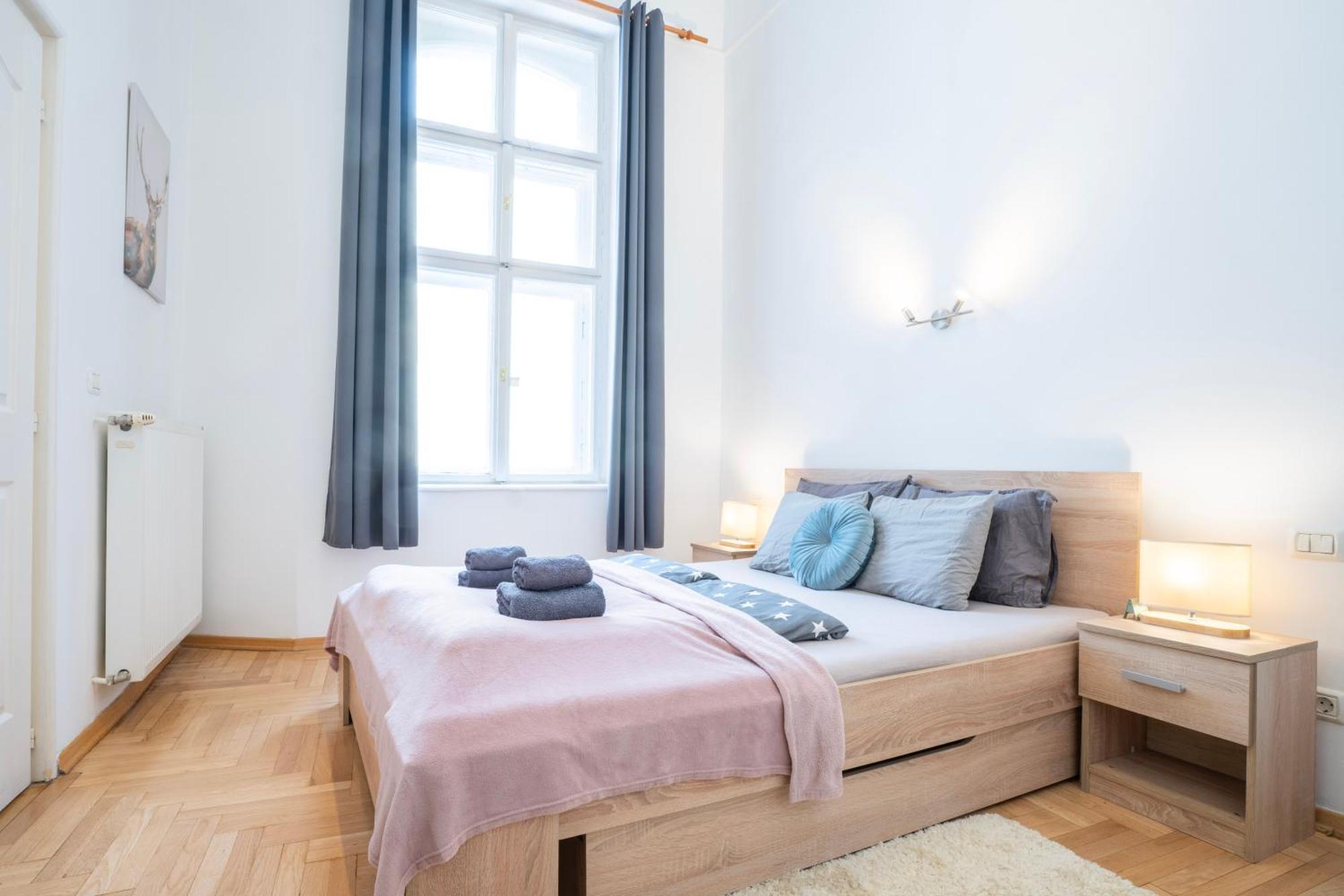 Cedar Inn Budapest - Palace District Екстер'єр фото