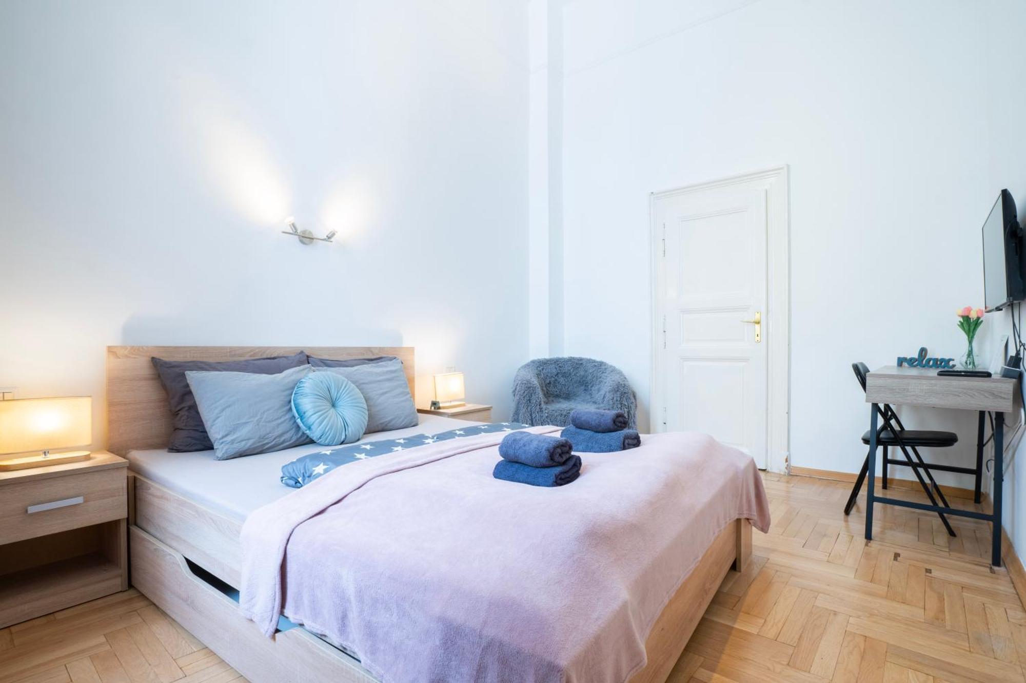 Cedar Inn Budapest - Palace District Екстер'єр фото