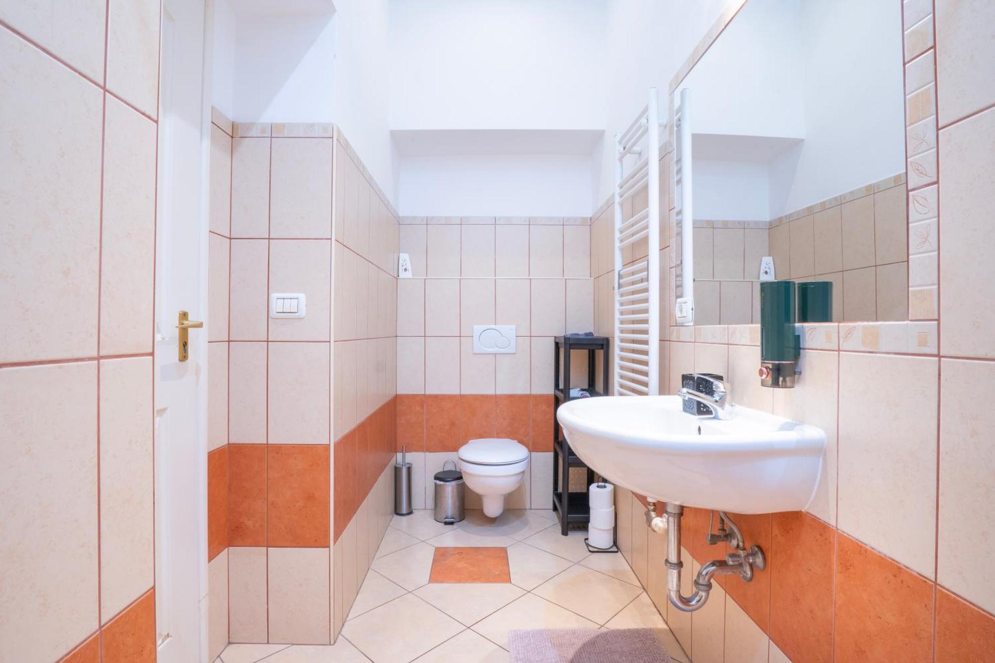 Cedar Inn Budapest - Palace District Екстер'єр фото