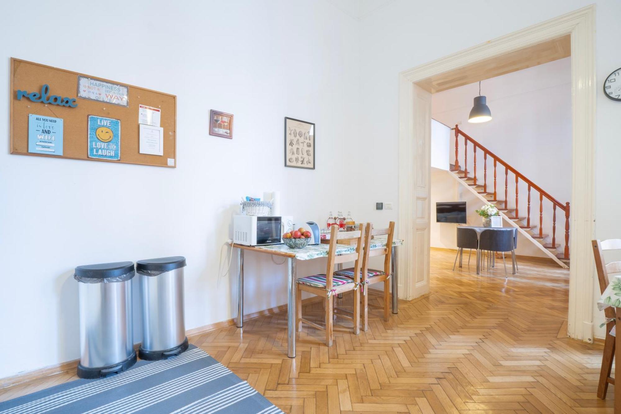 Cedar Inn Budapest - Palace District Екстер'єр фото